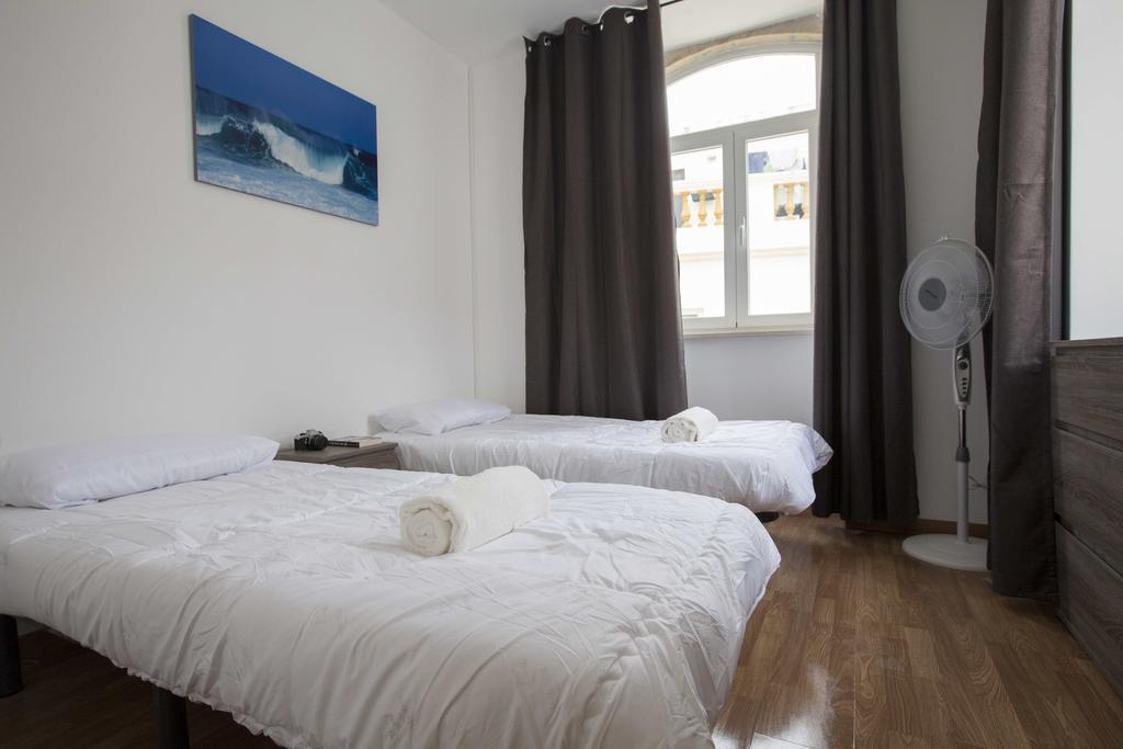 Guest House First Floor Лагос Екстериор снимка
